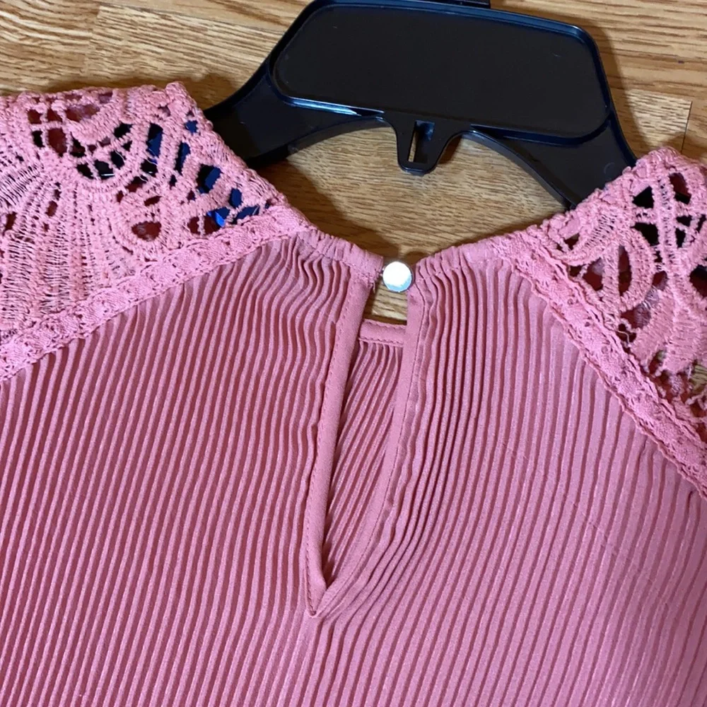 NWT!!! APT 9 PLEAT LACE TOP. Sz S - Picture 6 of 10